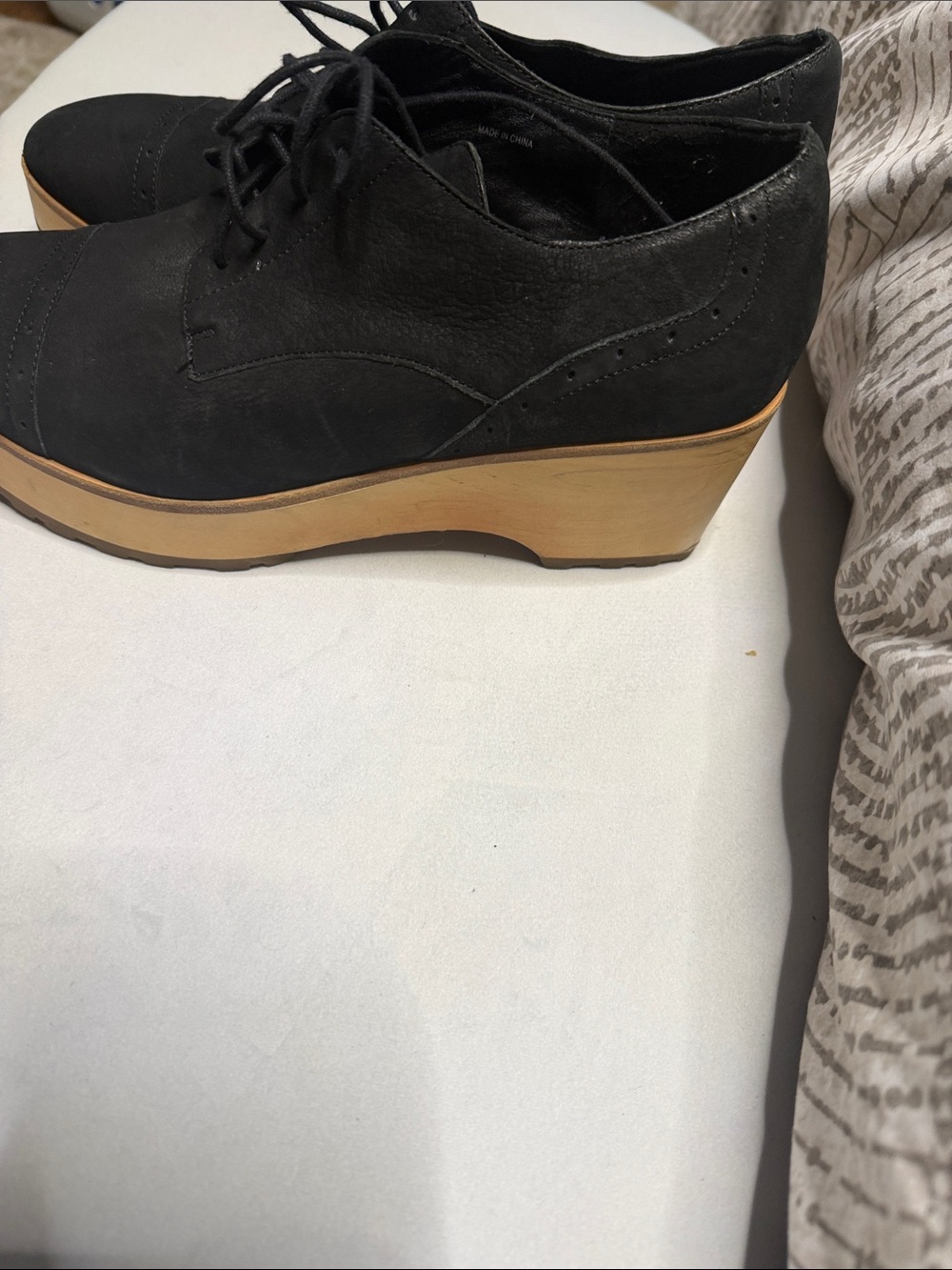 Eileen Fisher Black Lace-Up oxfords Shoes with Tan Sole